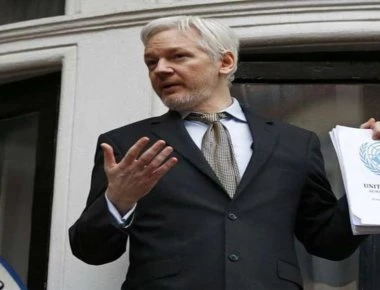 Η ανάρτηση του ιδρυτή του Wikileaks στο Twitter στα αρχαία Ελληνικά! (φωτό)